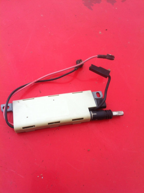 Amplificator antena Audi A4 B5 [facelift] [2000 - 2001] Sedan 1.9 TDI MT (90 hp) (8D2 B5)