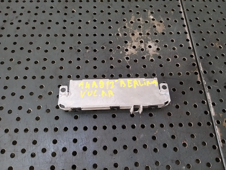 Amplificator antena audi a4 b8 8k 8k0035225aa