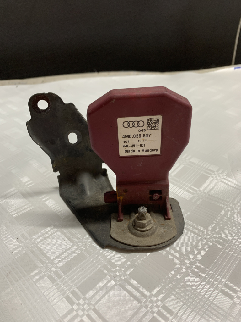 Amplificator antena Audi A4 B9 - Motorina 2017, 4M0035507