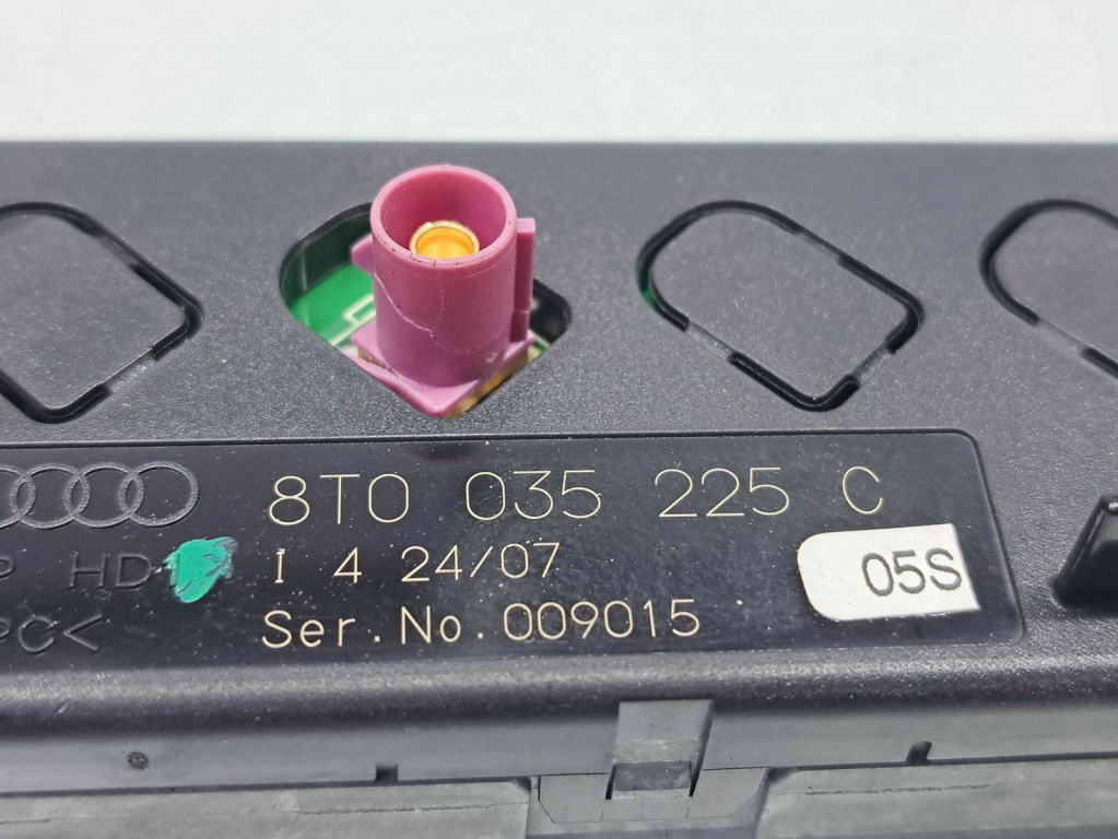 Amplificator antena Audi A5 (8T3) [Fabr 2007-2015] 8T0035225C