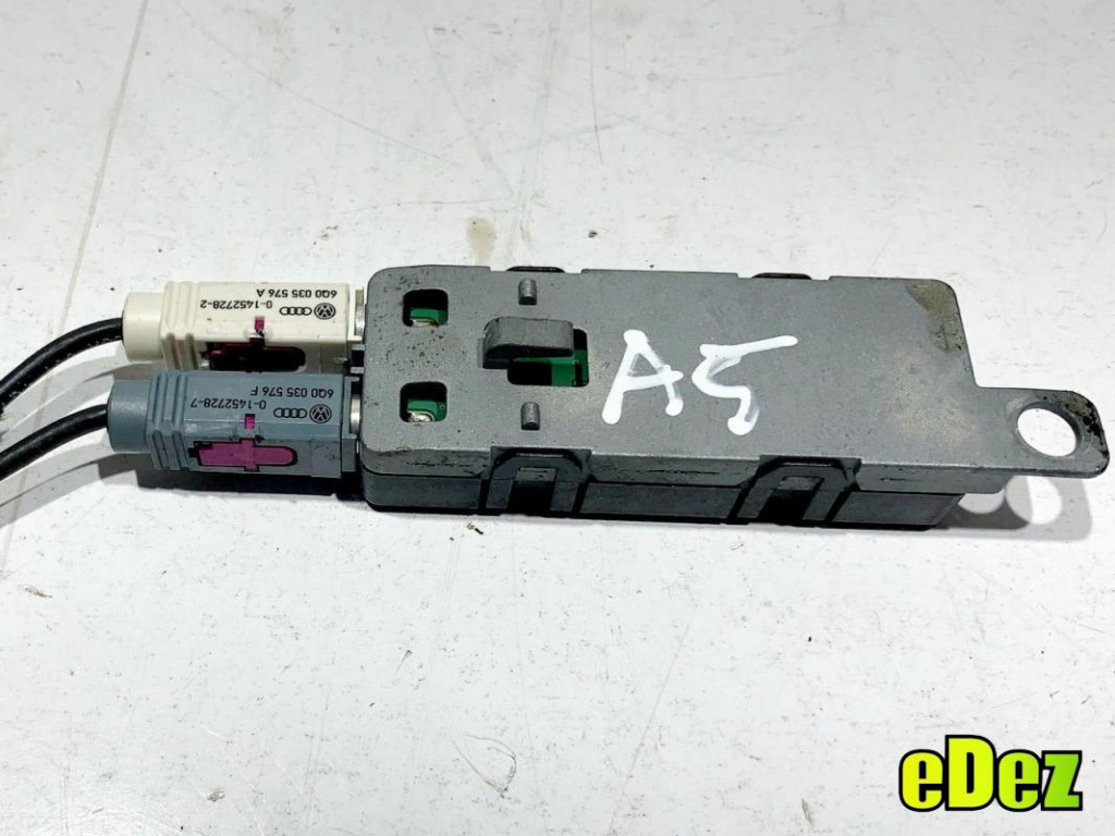 Amplificator antena Audi A5 facelift (2012-2016) [8T3] 8T8035225C