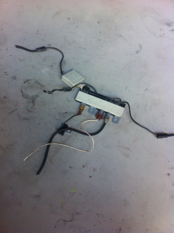 Amplificator antena BMW Seria 3 E36 [1990 - 2000] Sedan 325tds MT (143 hp)