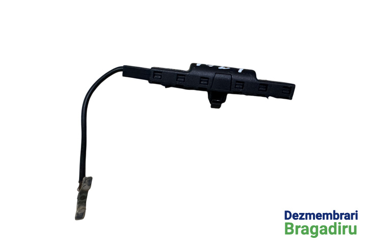 Amplificator antena Cod: 5N0035570 5N0035570 Volkswagen VW Golf 6 [2008 - 2015] Hatchback 5-usi 1.4 TSI MT (122 hp) Cod motor: CAX, Cod cutie: MCB