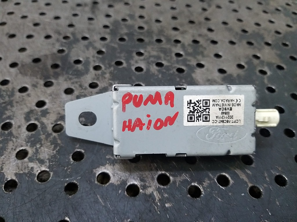 Amplificator antena ford puma j2k cf7 lcpt18c847cc