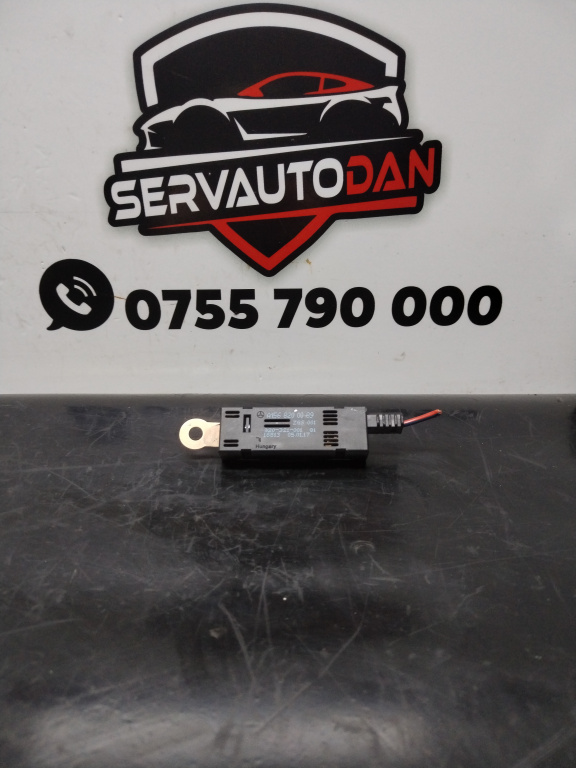 Amplificator antena Mercedes-Benz C-Class (2015->) [W205] 2.2 Motorina 2016, A1568200089