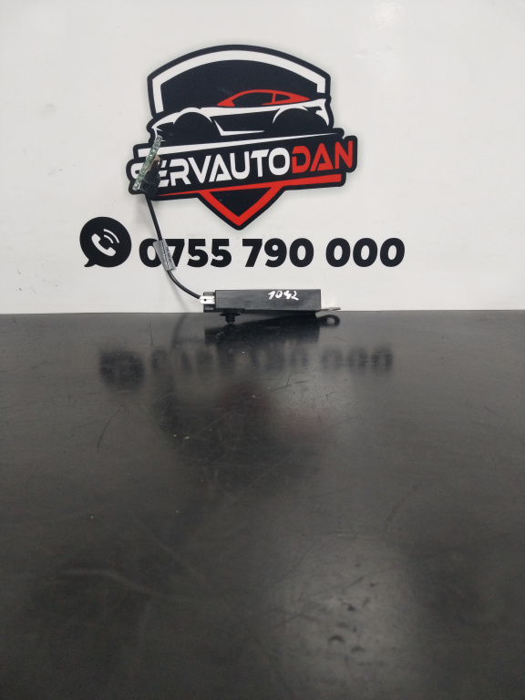 Amplificator antena Mercedes-Benz E-Class (2009->) [W212] 2.2 Motorina 2012, A2048702589
