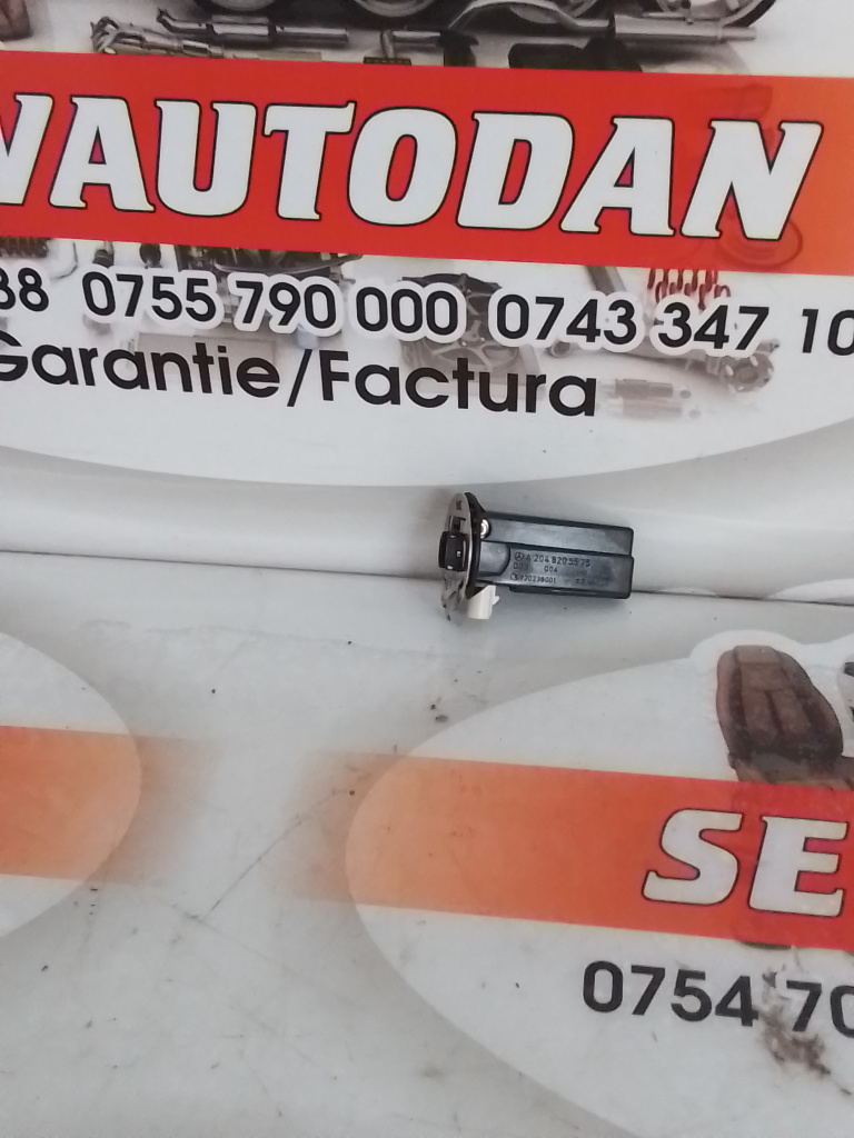 Amplificator antena Mercedes-Benz E-Class (2010->) [A207] 2.2 Motorina 2012, A2048205575