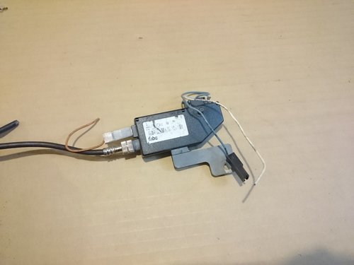 Amplificator antena Mercedes ML W163 cod 1638200089