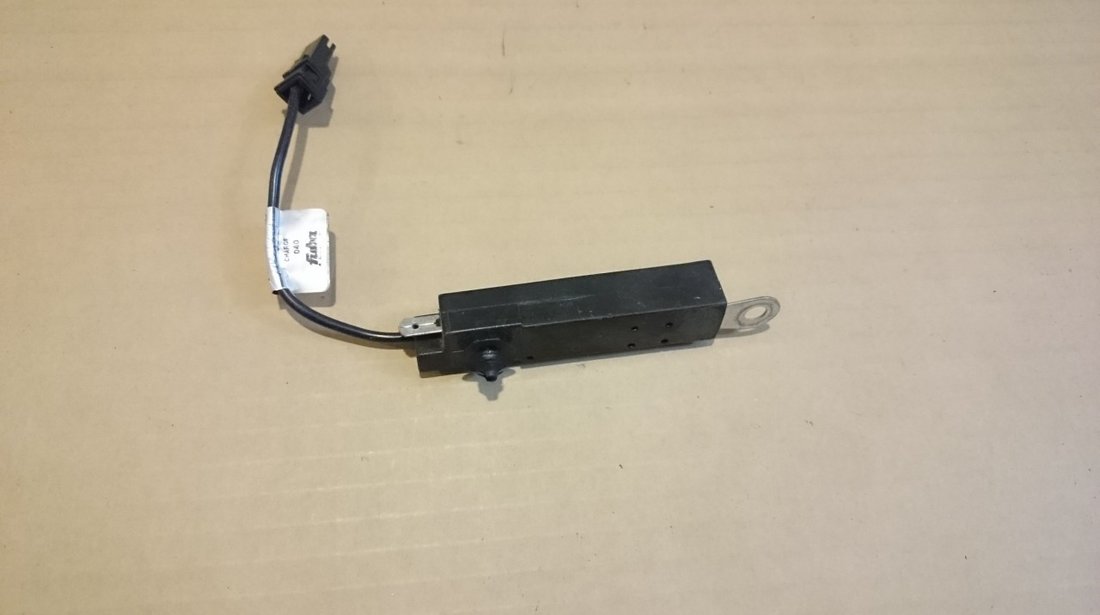 Amplificator antena Mercedes W212 E-Class cod A2048702589 / 28098089