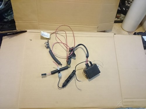 Amplificator antena radio Mercedes ML W163 (1997-2004) cod 1638200289 / A1638200289