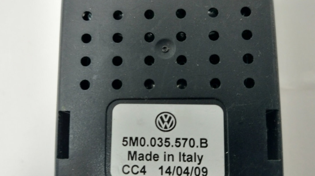 Amplificator antena radio ​Volkswagen Golf 6 (5K1) Hatchback 2011 1.4 TSI OEM 5M0035570B