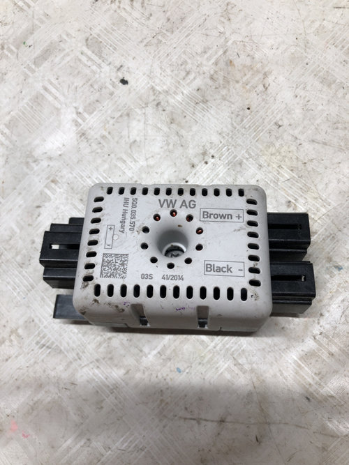 Amplificator antena Volkswagen Golf 7 - Motorina 2014, 5Q0035570