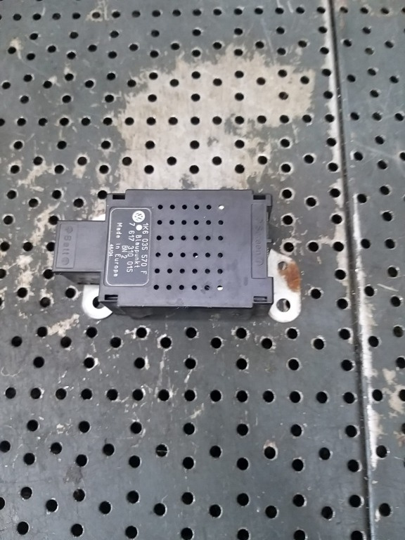 Amplificator antena vw golf 5 1k 1k6035570f