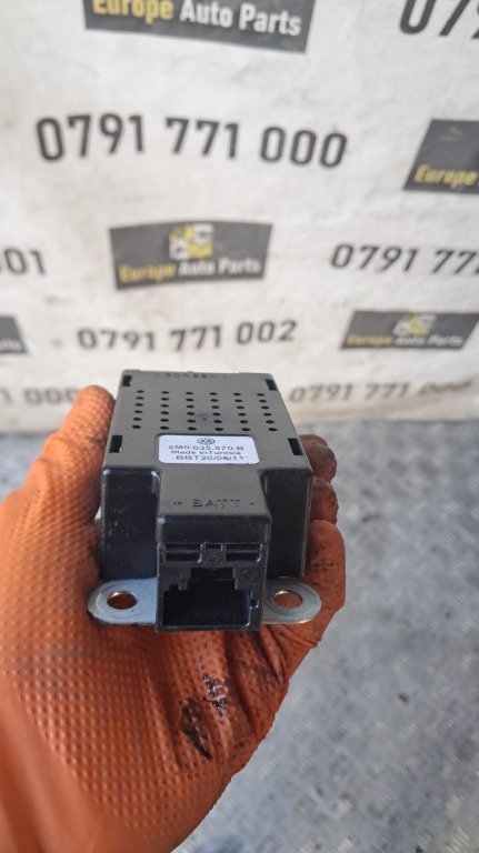 Amplificator antena VW Golf 6 an 2011 cod 5M0035570B