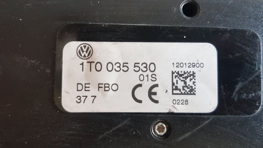 Amplificator antena VW Touareg 7L cod piesa : 1t0035530