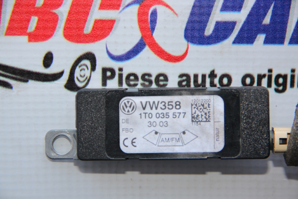 Amplificator antena VW Touran 1T cod: 1T0035577 model 2006