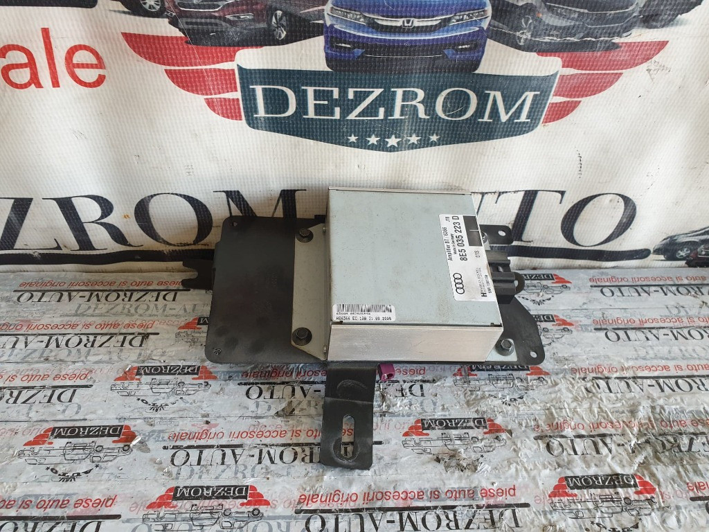 Amplificator audio Audi A3 8P Sportback cod piesa : 8E0035456B