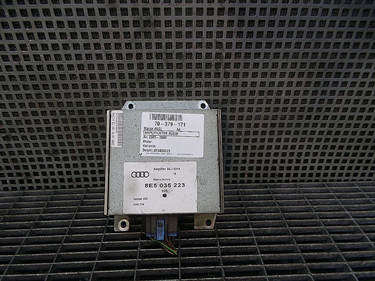 AMPLIFICATOR AUDIO AUDI A4 - - (2001 2004)