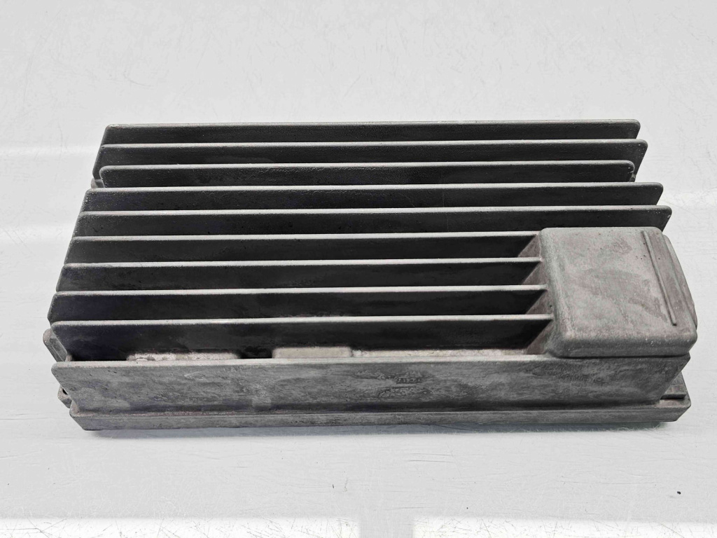 Amplificator audio Audi A4 (8K2, B8.5) Facelift [Fabr 2008-2015] 8T1035223A