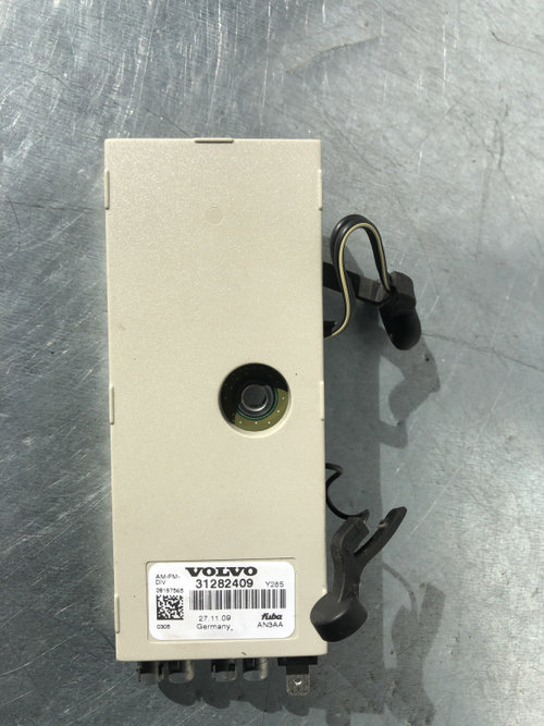 Amplificator semnal antena Volvo V70 2.4D Manual, 175cp sedan 2010 (31282409)