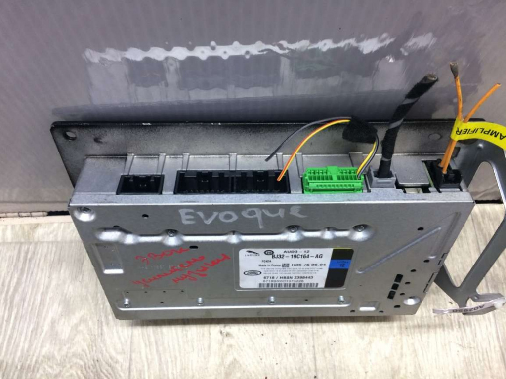 Amplificator sunet LAND ROVER FREELANDER BJ32 19C164 AG / BJ3219C164AG / AUD3 12 / AUD312 / 6718 HBSN 2398443 / 6718HBSN2398443 / FC4DABJ32 19C164 AG / BJ3219C164AG / AUD3 12 / AUD312 / 6718 HBSN 2398443 / 6718HBSN2398443 / FC4DA