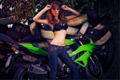 Andreea si Kawasaki ZX6R