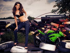 Andreea si Kawasaki ZX6R