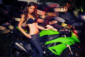 Andreea si Kawasaki ZX6R