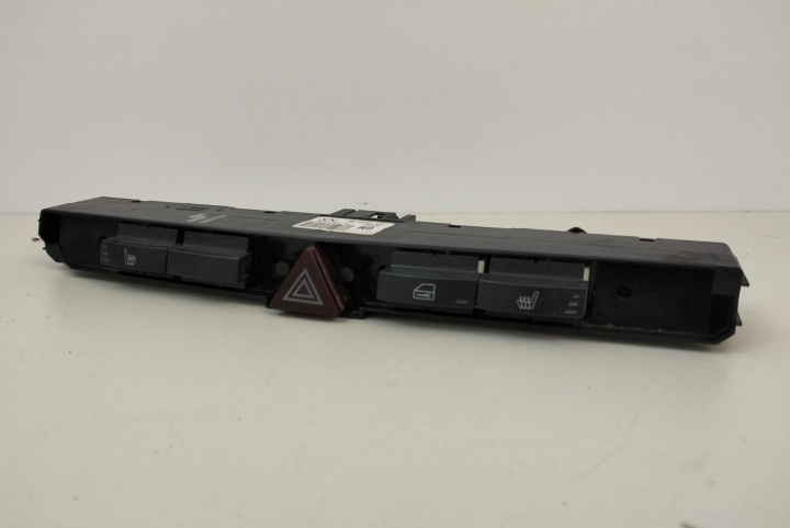 Ansamblu butoane Buton avarie, incalzire scaune 13100109 Opel Astra H [2004 - 2007]