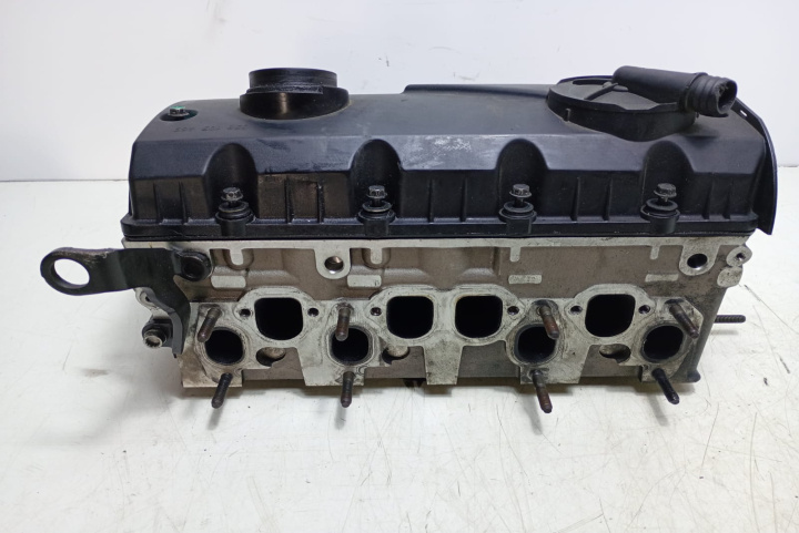 Ansamblu chiulasă motor 038103373R Volk