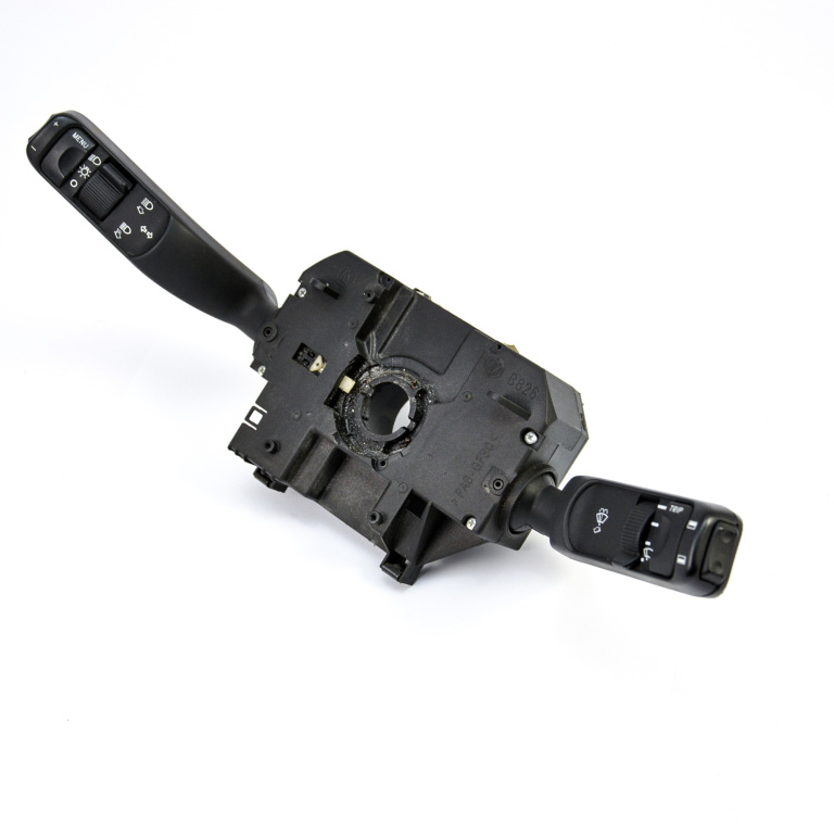 Ansamblu Manete Semnalizare Stergator Alfa Romeo 159 (939) 2005-2011 1.9 Jtdm 16V 939 A2.000 Motorina Maneta Semnalizare Maneta Stergator 01560722140
