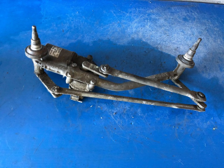 Ansamblu motoras stergatoare ford fiesta 2s6t-17b571-ag