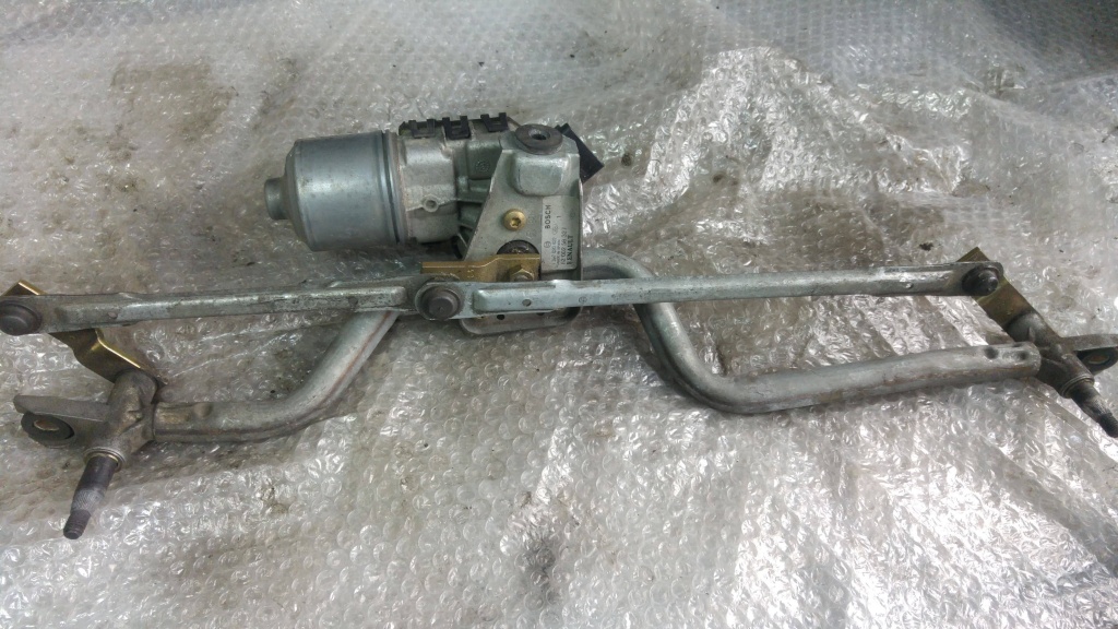 Ansamblu motoras stergatoare renault clio 2 8200258327 0390241535 3397020622