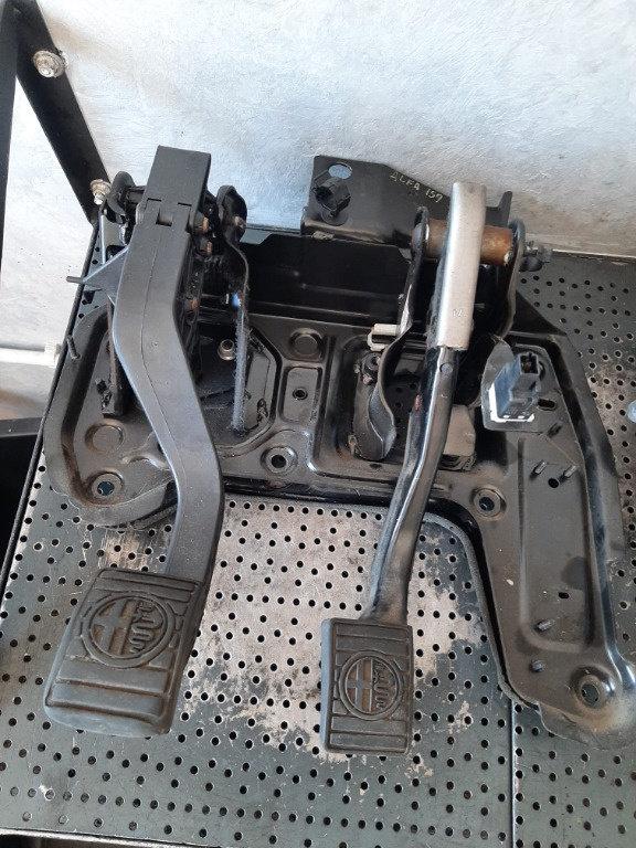 Ansamblu pedalier 1.9 jtd alfa romeo 159 939 00505011653 3809391012