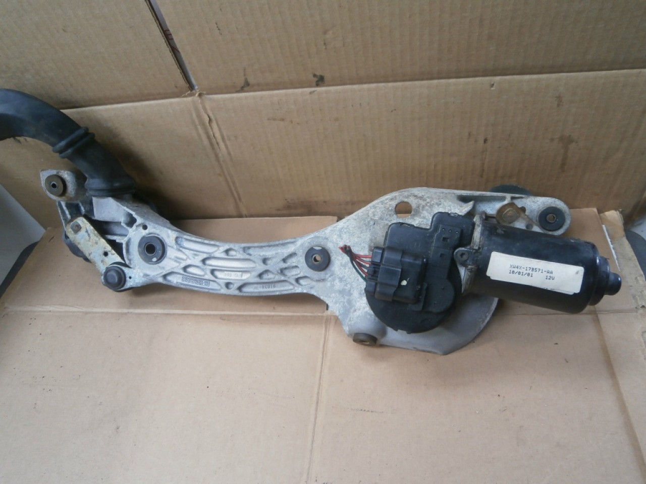 Ansamblu stergatoare cu motoras jaguar s-type cod xw4x-17b571-aa