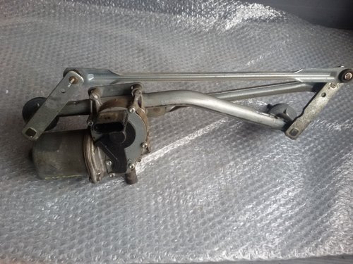 Ansamblu stergatoare motoras ford fiesta 5 2s6t-17b571-ac