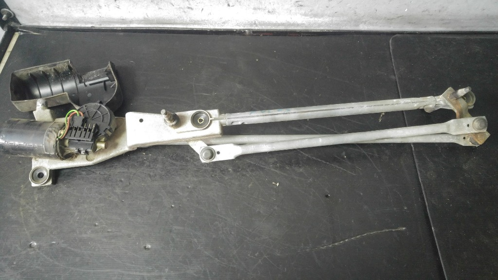Ansamblu stergatoare motoras ford focus 1998-2007 0390241362 xs4117508bb