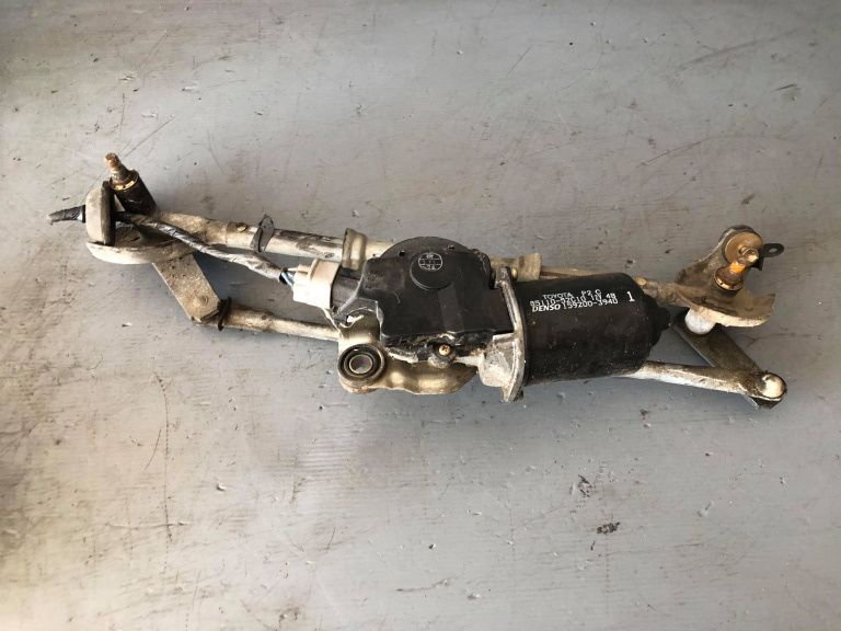 Ansamblu stergatoare motoras toyota yaris 1999-2005 85110-52010 159200-3940