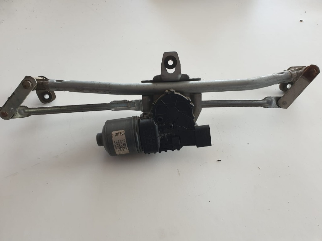 Ansamblu stergator fata, cod 1J1 955 023 E
