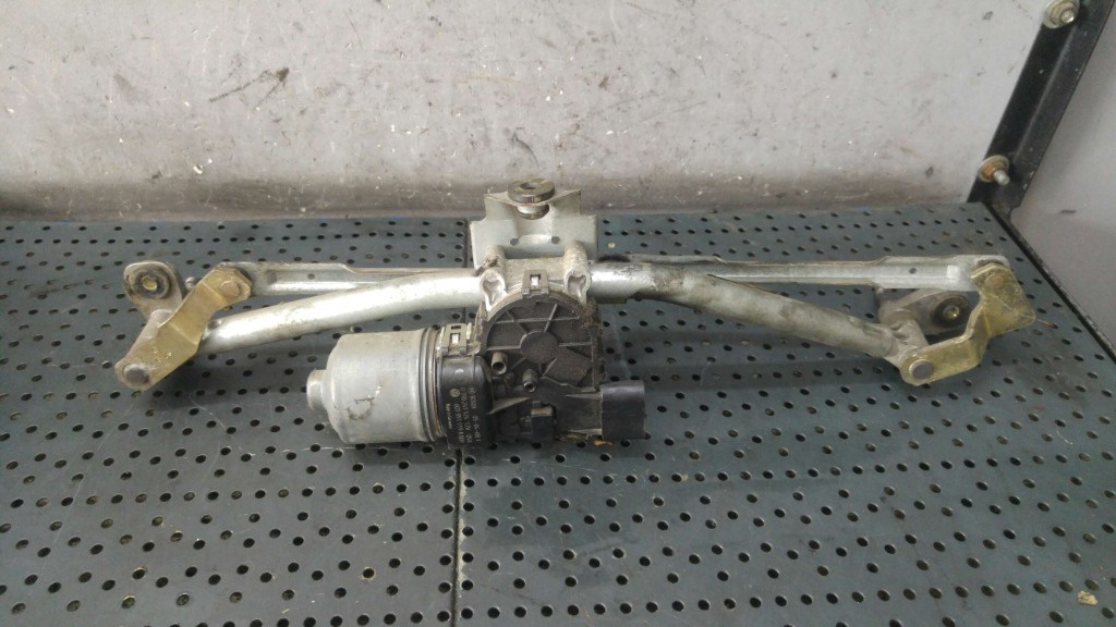 Ansamblu stergator motoras vw polo 9n 0390241524 6q1955119a