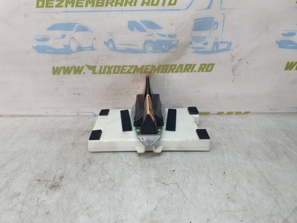 Antena 6826326 BMW Seria 7 G11/G12 [facelift] [2019 - 2020] 3.0 d Hybrid B57D30B LCI