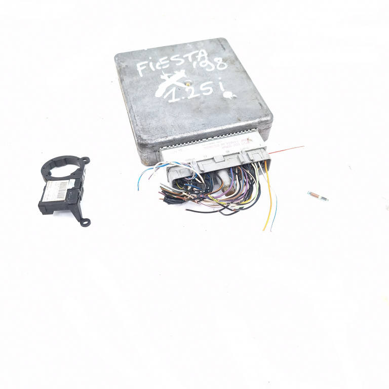 Antena Cheie Ford FIESTA Mk4 1995 - 2002 Benzina 98AP15607AB, 98FB12A650PA, E9AF14A624AA, 98AP-15607-AB, F0AF14A459AA, TEC05990, E11I000286, LPE627, D9SZF1A87HPP, CAD8A28, 9710028