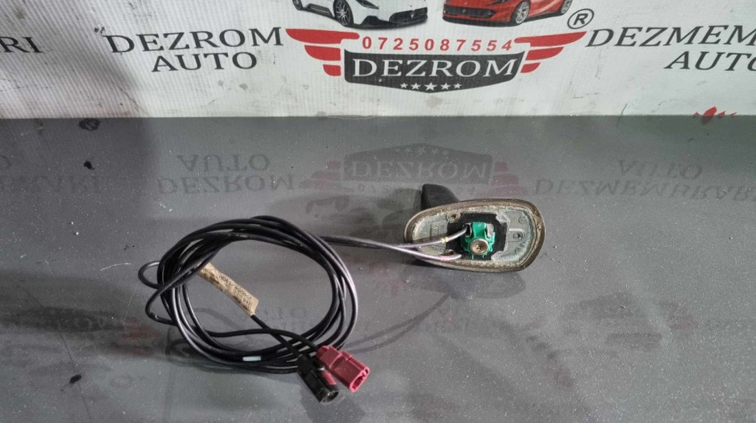 Antena radio + GPS Mercedes Benz Clasa C Sedan (W204) cod 2048204075