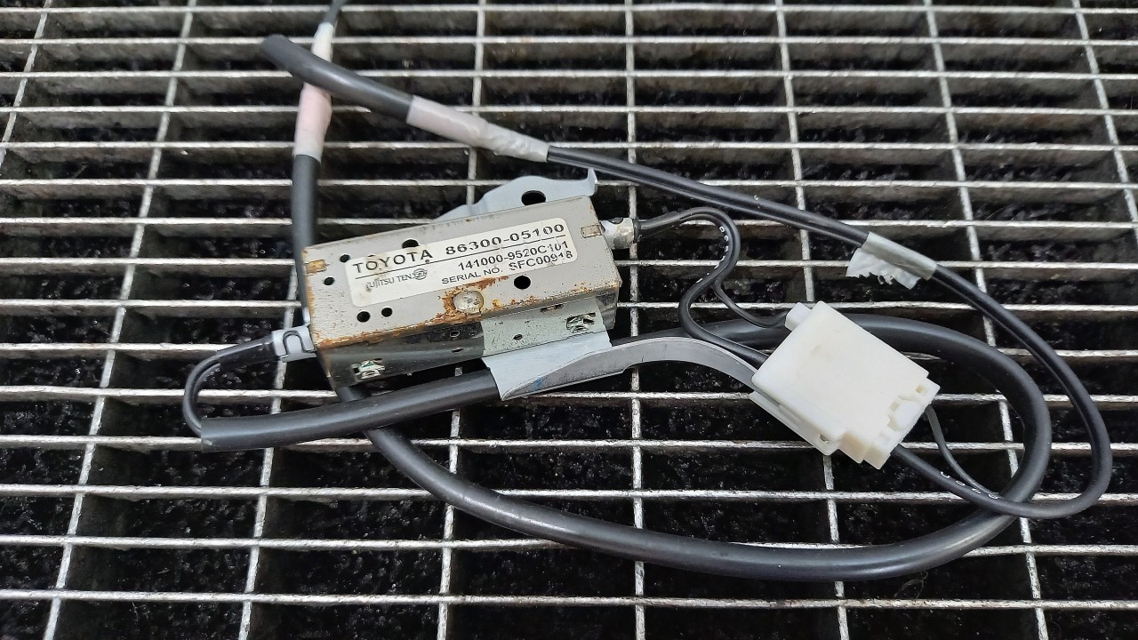 ANTENA TOYOTA AVENSIS - - (2003 2008)