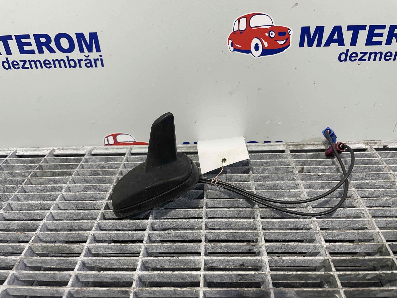 ANTENA VW PASSAT - - (2005 2010)