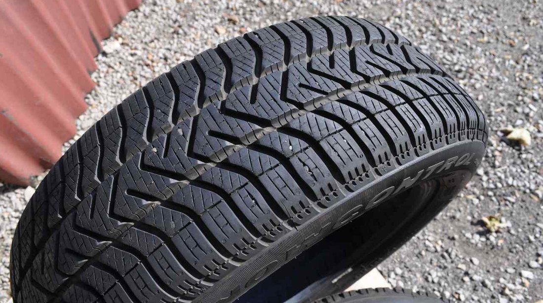 Anvelopa Iarna 185/60 R15 PIRELLI SnowControl 3 Winter 190 88T