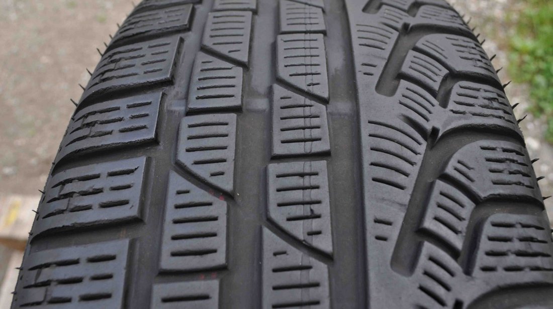 Anvelopa Iarna 205/50 R17 PIRELLI SOTTOZERO Winter 210 Serie II 93H - Runflat