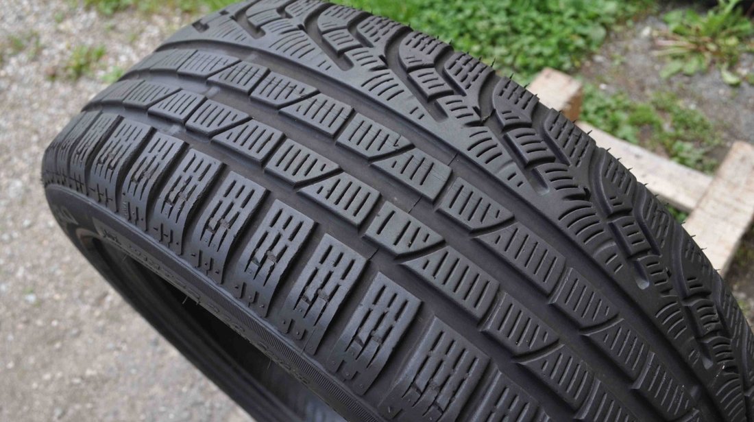 Anvelopa Iarna 205/50 R17 PIRELLI SOTTOZERO Winter 210 Serie II 93H - Runflat