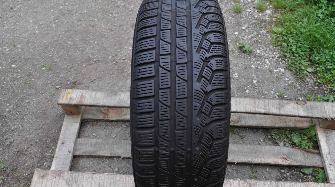 Anvelopa Iarna 205/50 R17 PIRELLI SOTTOZERO Winter 210 Serie II 93H - Runflat