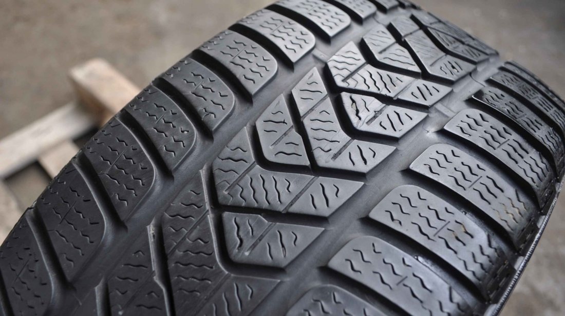 Anvelopa Iarna 215/55 R16 PIRELLI SottoZero 3 93H